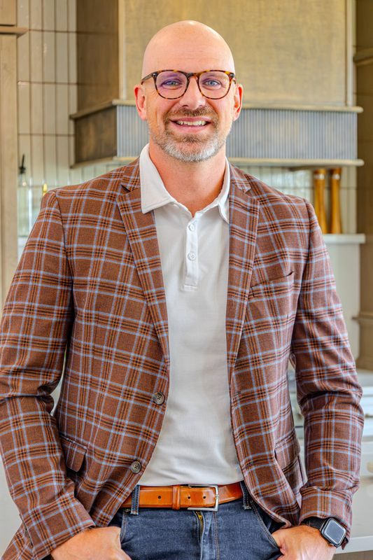 Alex McConeghey, Realtor®, RAW Real Estate