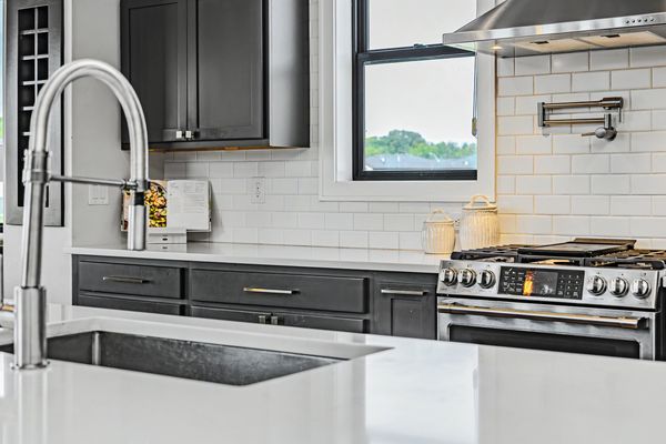 Kitchen sink and range